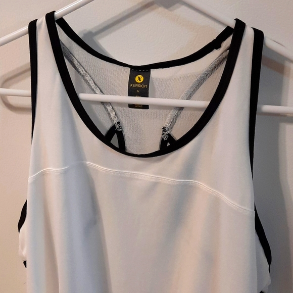 Xersion White Black Workout Tank. Size Large. - Picture 2 of 5